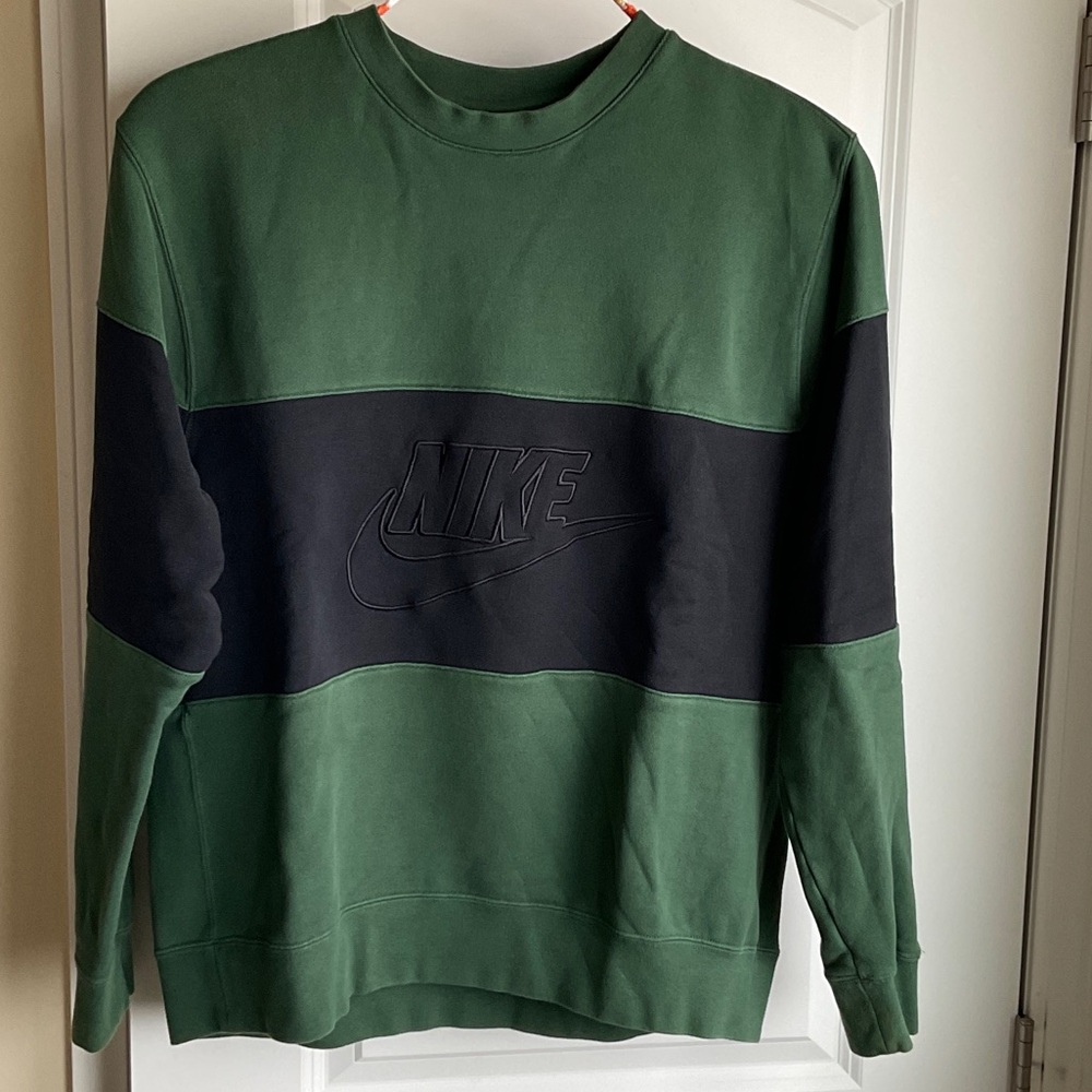 Nike Club Men's French Terry Color-Blocked Crewneck Sweatshirt